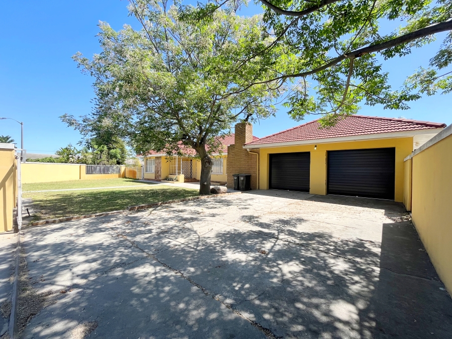 To Let 5 Bedroom Property for Rent in Soneike Western Cape